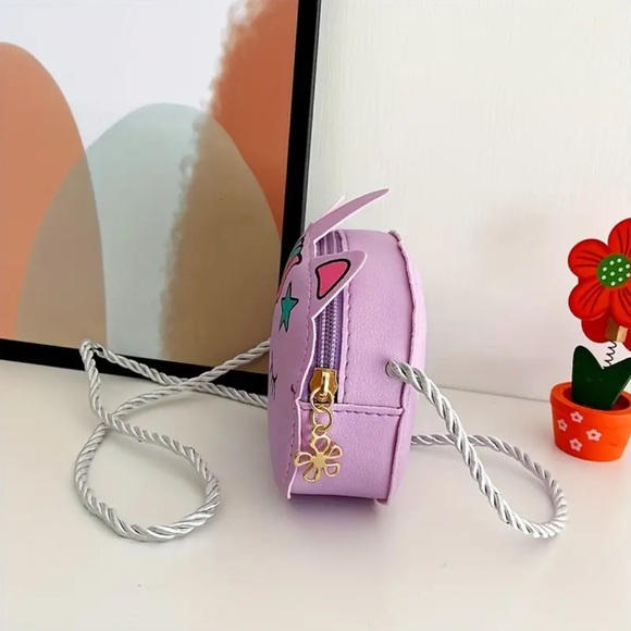 ‼️$7‼️ Cute Tiny Unicorn Purse with Rope Strap Zipper Closure 🦄 - Picture 10 of 14
